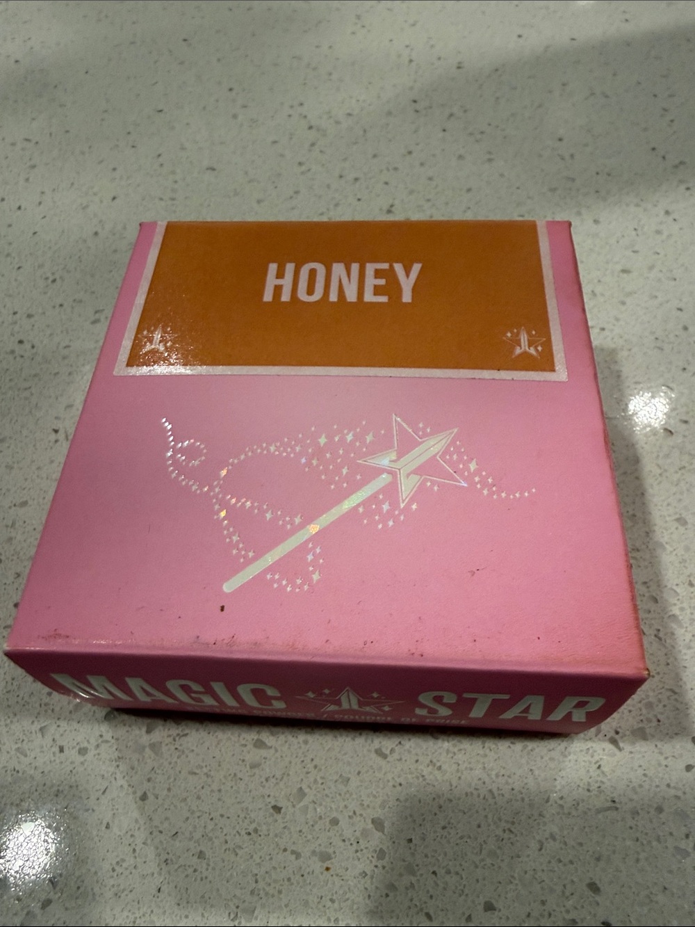 Jeffrey Star Cosmetics Honey Magic Star Setting Powder.